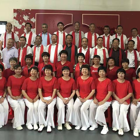 父爱如山可擎天 父爱似海纳百川