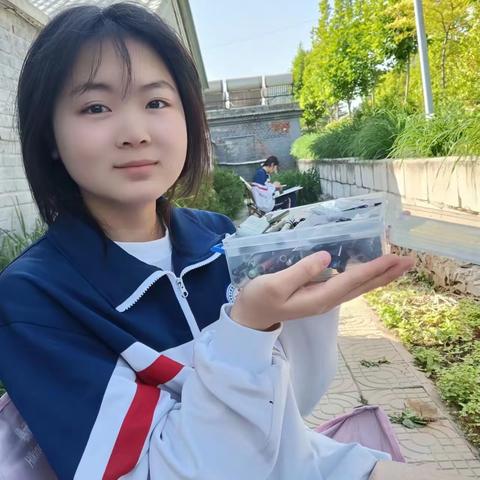 张家口市第二中学高一九班 “王钰琦”同学一天的写生生活