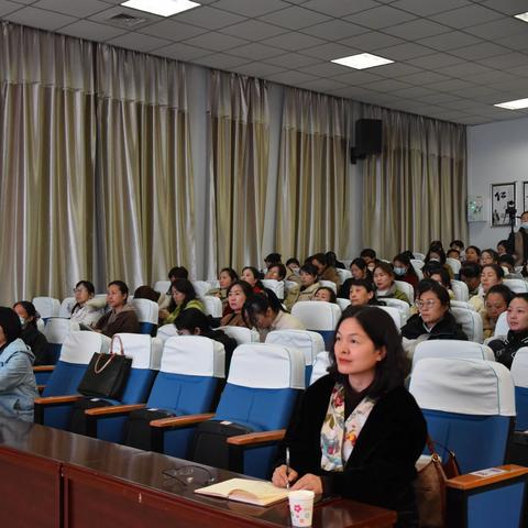 【山城区教育教学研究中心】“语”时俱进，春日共研——山城区小学语文名师讲堂活动