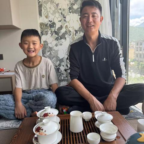 茶香氤氲，亲情流淌