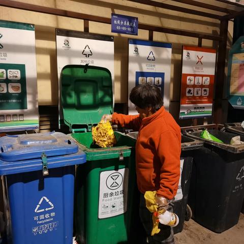 [槐荫区中大槐树街道昆仑街社区]垃圾分类常检查  绿色环保入人心