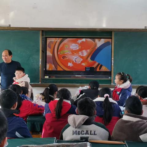 温情暖冬至，饺香满校园——正阳育才五（4）班冬至包水饺实践活动