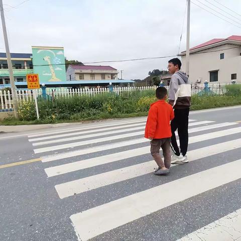 弘扬雷锋精神，争当时代好少年。