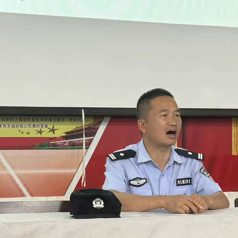 筑牢安全防线   护航青春成长 ‍———宜良八中成功举办2025年秋季学期“法制讲座”