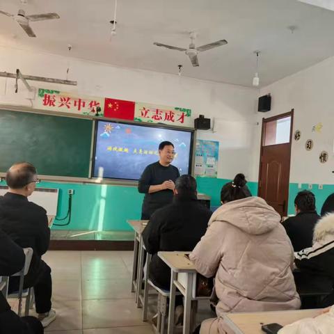 以趣为引，让课堂成为游戏化的语言乐园