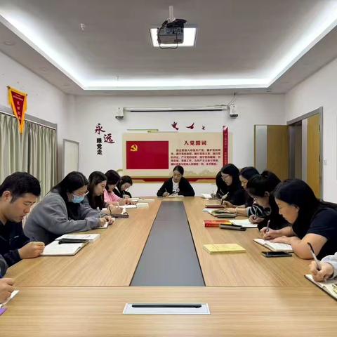 彤铸历下石榴红，团结精神永传承—浆水泉路社区组织开展民族团结进步宣传月活动