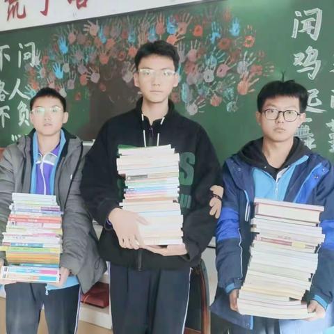 格尔木市第一中学高一（六）班&新村逸夫小学“手牵手，献爱心”爱心赠书活动