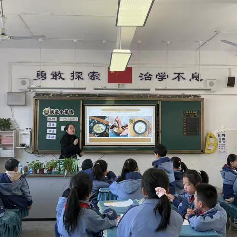 【溪润沙小 党建+教科】 ‍金秋送教传薪火，城乡共研促均衡——信州区教研中心送教下乡活动暖润沙小