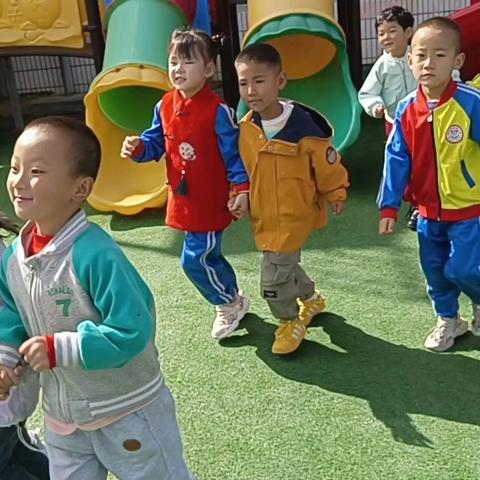 《我爱幼儿园》—快乐的成长小达人