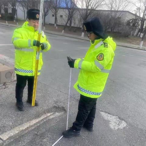 凛冬战严寒 坚守显担当