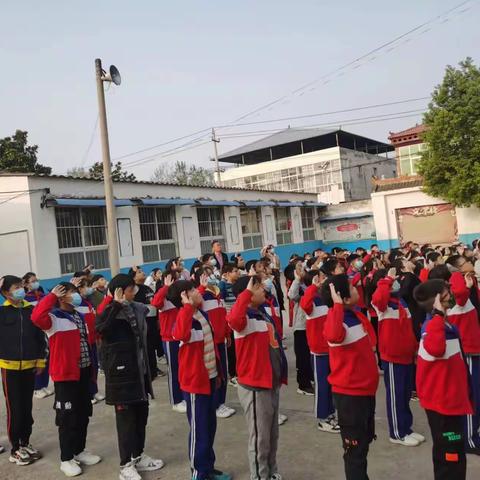 【庄严升旗日】小岳寺乡双河小学预防校园欺凌主题升旗仪式