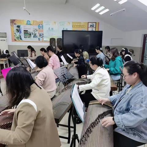 细雨中的琴韵与传承