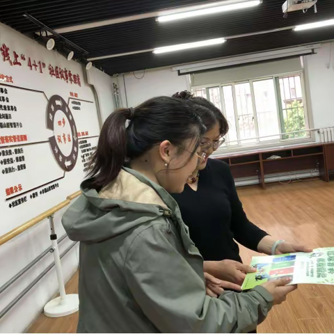 【七里山街道卧龙社区】【主题活动】卧龙社区老年大学开展垃圾分类宣传活动