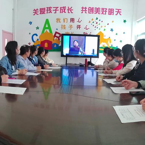 让游戏点亮快乐童年———学习山东省游戏活动实验区 ( 园 ) 成果展示交流会