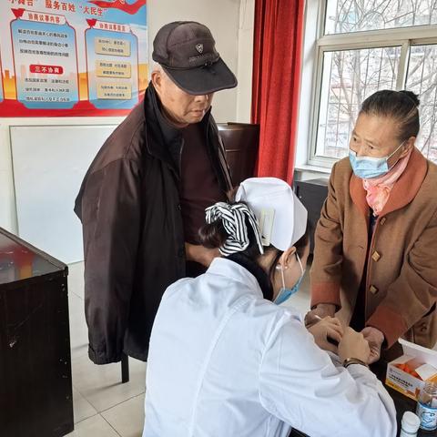 华阳社区开展健康义诊活动 把优质医疗服务送到居民“家门口”