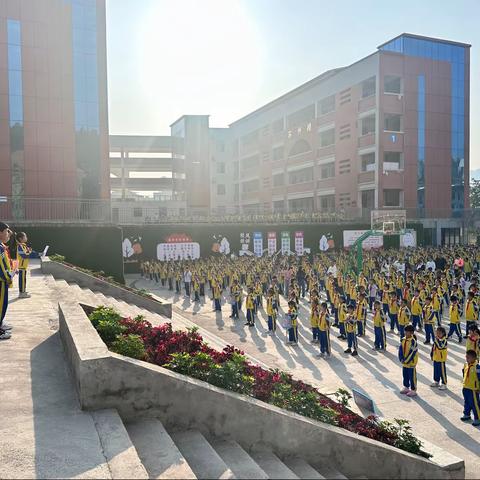 岁岁重阳续美篇 生生敬老情意浓 ——碧江区灯塔小学“感恩重阳”主题活动