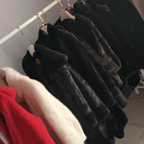 安庆市怀宁县 本地上门回收旧貂皮大衣 联系电话是多少 二手貂皮大衣上门回收价格是多少