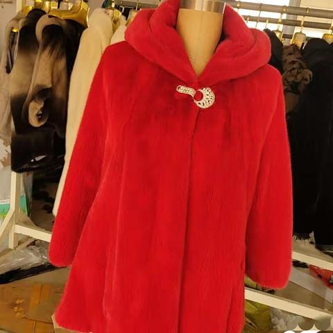 青岛市平度市回收旧皮草上门回收旧貂皮大衣 本地回收二手貂皮大衣联系电话是多少