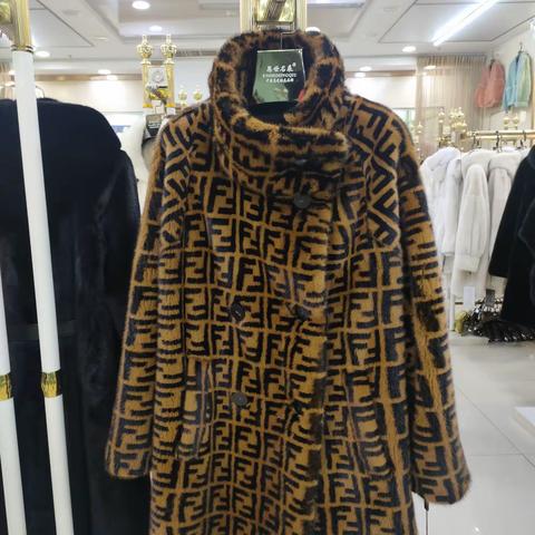 辽宁省鞍山市哪里有上门回收二手貂皮大衣？旧貂皮大衣上门回收价格是多少？