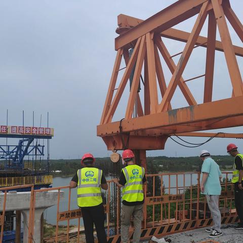 海南环岛旅游公路项目四工区迅速落实 防台防汛措施，筑牢工地安全生产防线