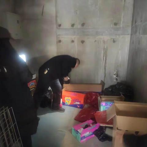开展烟花爆竹排查  筑牢“网格”安全防线