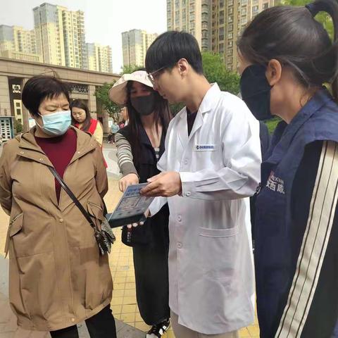 网格员助力义诊， “心贴心”为民办实事