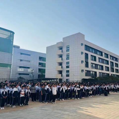 防患未然，筑生命长——我校开展防震安全演练活动（副本）