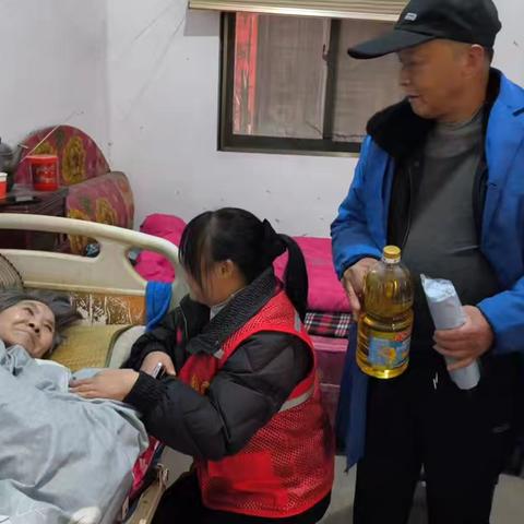 黄柏乡民政服务站开展“温暖＋1°C，守护百分百”节日慰问活动