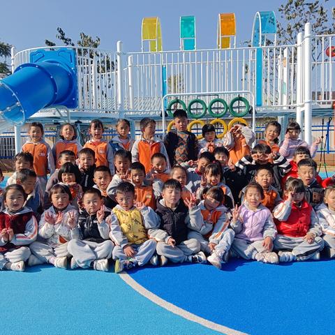 明星广播站，萌娃乐翻天——兴隆幼儿园大四班第十二周“明星小主播”活动