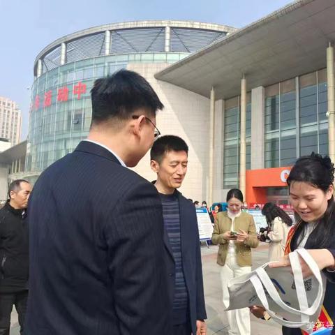 漯河分行开展消费者权益保护主题宣教活动
