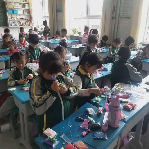 万里小学2023年下半学期手工面人课程总结