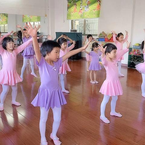 “舞动童梦 风花绽放” 大班舞蹈课（三）👧🏻👗🩰