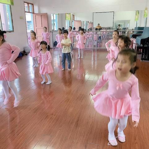 “舞动童梦 风花绽放”大班舞蹈课（九）👧🏻👗🩰