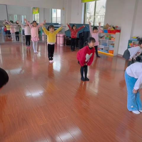 “舞动童梦 风花绽放” 大班舞蹈课 ‍(二十）👧🏻👗🩰