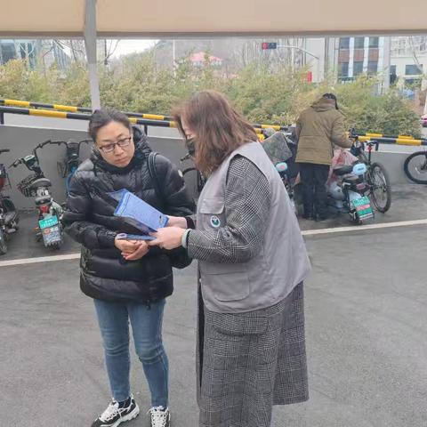 龙洞街道开展“喜迎女神节 禁毒宣传不停歇”活动