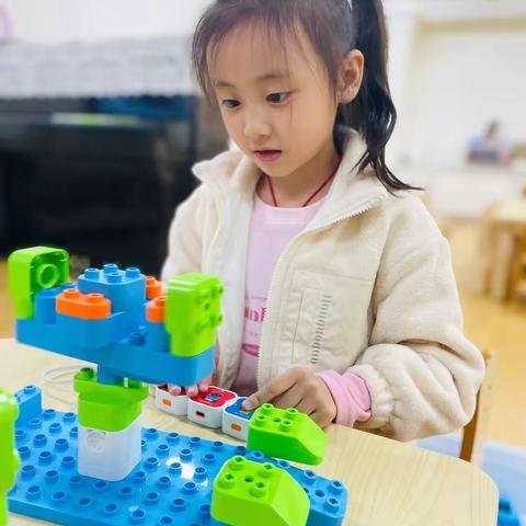 乐高机器人🤖：第十课时（旋转餐厅）