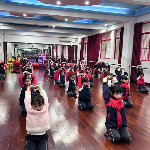 “舞动童年，绽放光彩”———舞蹈兴趣课