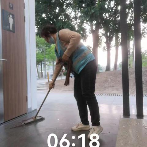 【皓瑞清洁】碧岭市场公共卫生间，凤凰公馆公共卫生间工作简报