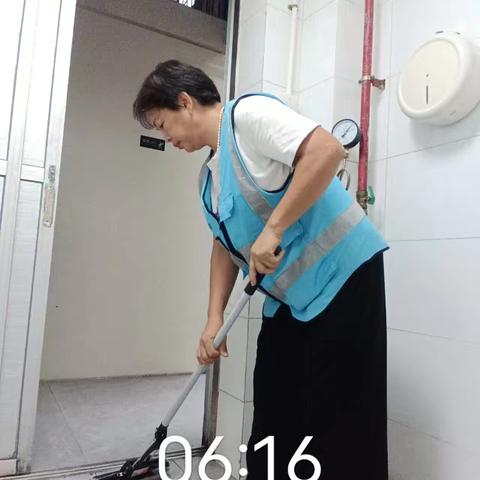 【皓瑞清洁】碧岭市场公共卫生间，凤凰公馆公共卫生间工作简报