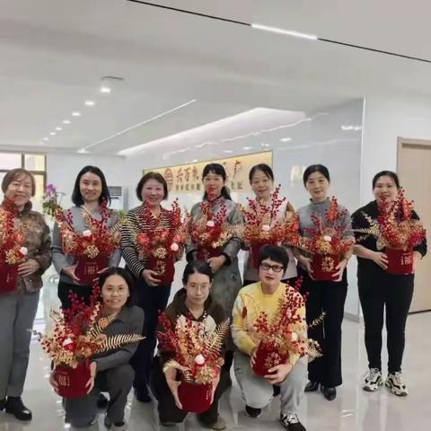 兴隆街道社区社会组织联合会开展“巧手插花暖冬日，辞旧迎新庆元旦”DIY插花活动