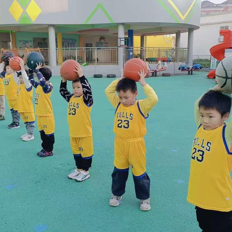 趣味篮球🏀 快乐成长💪 ——青城林语幼儿园2023年秋季篮球兴趣班结业了。