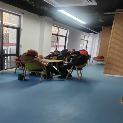 棋牌益老，快乐夕阳