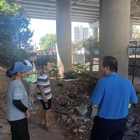 银三角护路办开展辖区内铁路护路巡逻工作