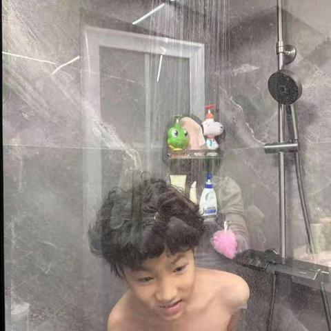 【荆彩•劳动】学会独立洗澡 享受清洁乐趣——滕州市实验小学荆河路校区寒假劳动活动纪实