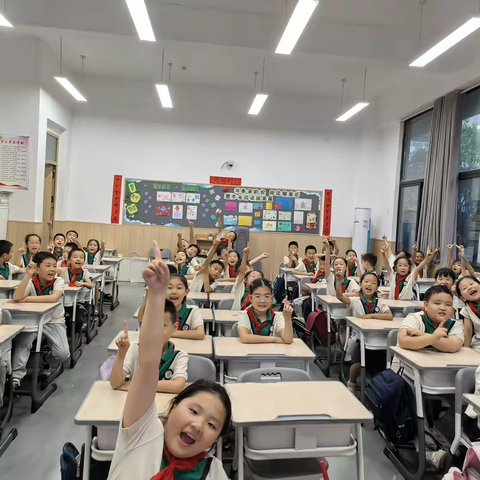 趣味“无纸”境    “乐考”助成长 ——襄阳华侨城实验学校二年级开展无纸化测评