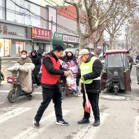 一碗爱心粥温暖一座城 .