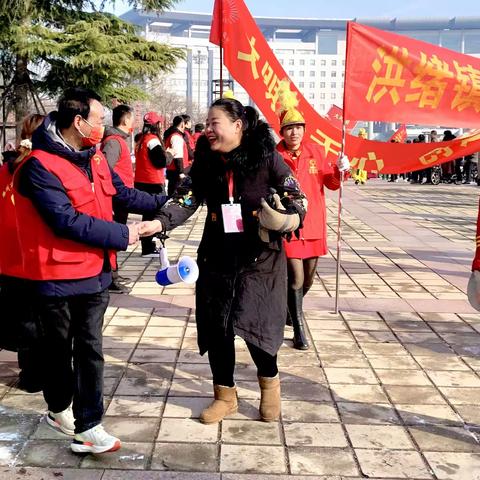 滕州志愿者助力元宵节活动
