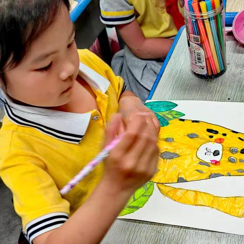 童心童画——铜川市红旗街小学一年级绘画社团