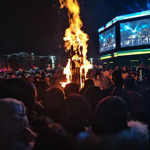 乌拉特中旗隆重举办弘扬北疆文化 赓续中华文脉“大地欢歌迎新春 龙腾盛世庆丰年”乌拉特中旗2024年欢度元宵系列活动—元宵节焰火晚会