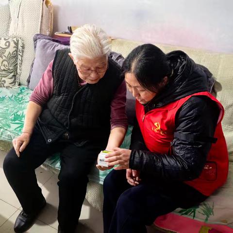 情暖独居老人 传承雷锋精神